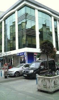 De Maison Airport Hotel