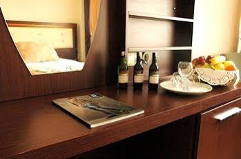 Rouge Noire Hotel