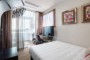 57 Hotel