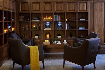 Renata Suites Boutique Hotel