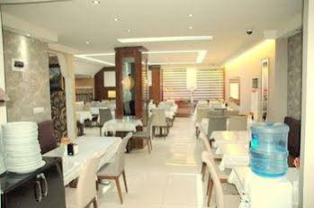 Rouge Noire Hotel