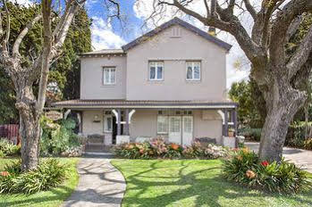 Boronia Lodge Burwood
