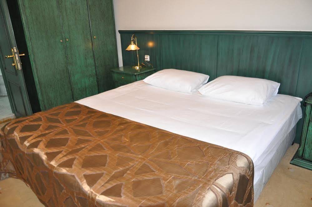 Aksular Hotel