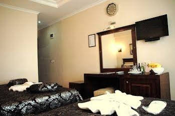 Rouge Noire Hotel