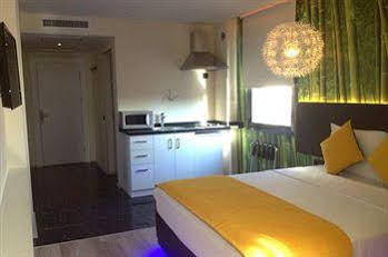 Tempo Suites Airport