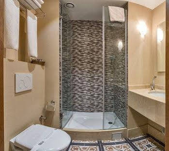 Viore Hotel