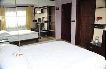 Rouge Noire Hotel