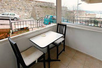 Golden Street Sea View Apartments