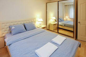 Golden Street Sea View Apartments