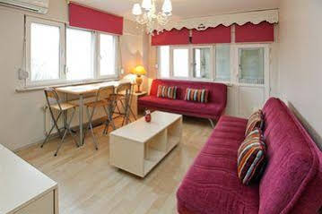 Golden Street Sea View Apartments