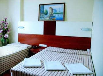 Gold 3 Hotel