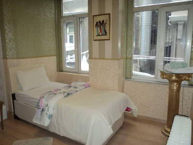 Red River Hotel