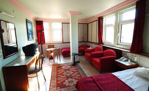 Green Hotel