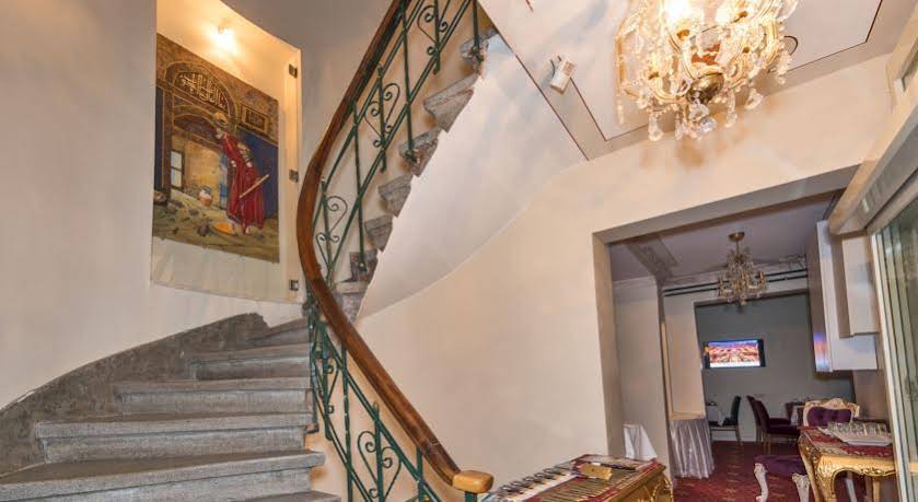 By Murat Crown Hotels - Asmalımescit