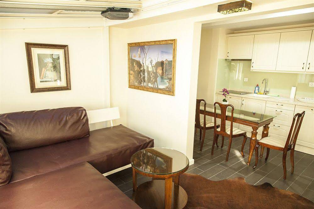 Villa Pera Suite Hotel