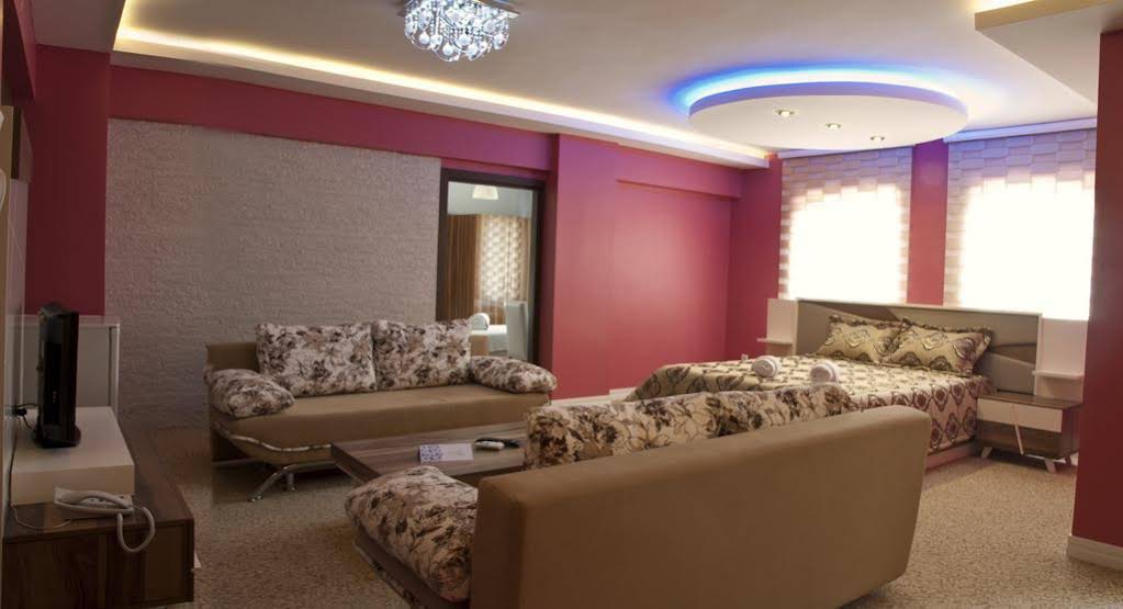 Formback Thermal Hotel